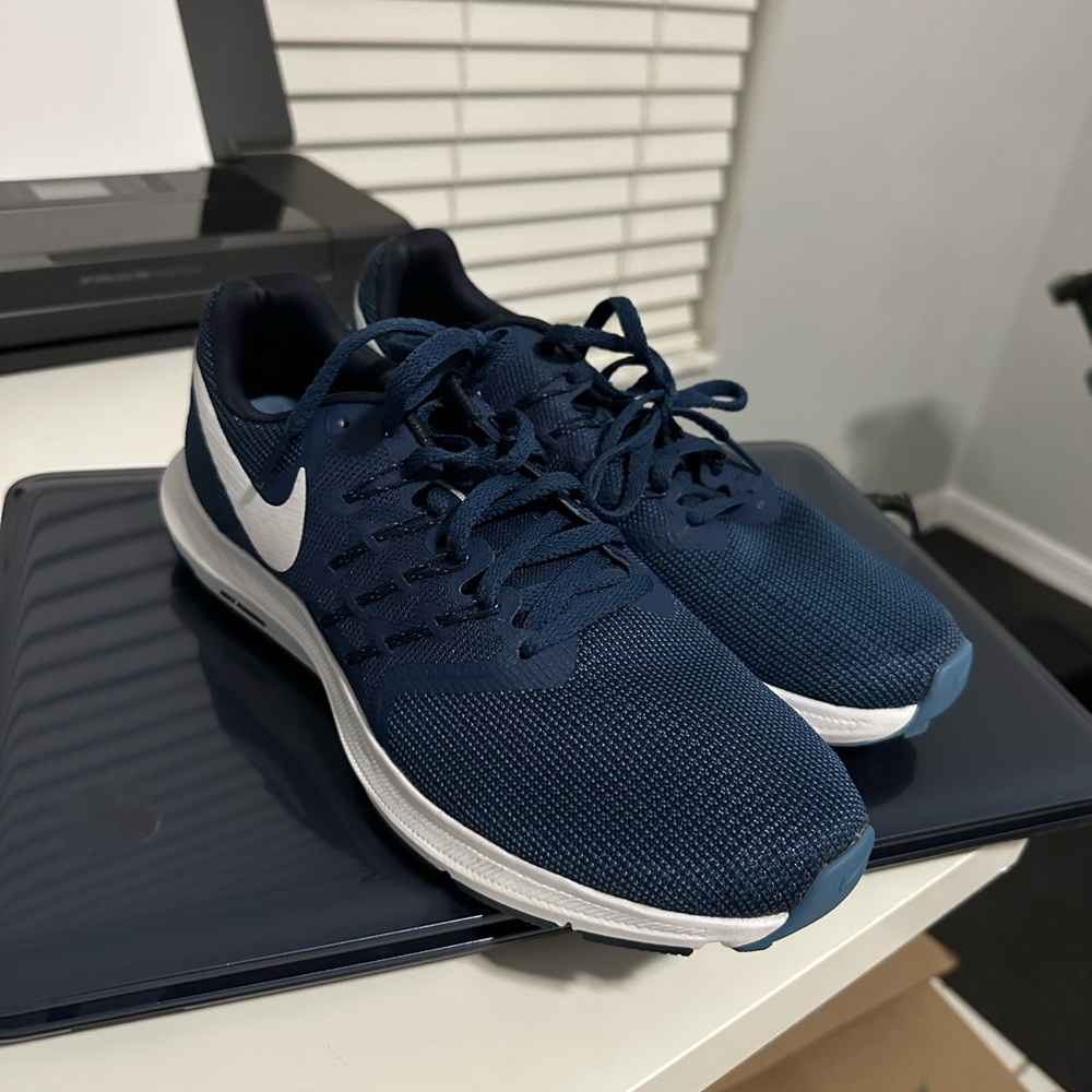 Women’s Blue Nike Sneakers 👟